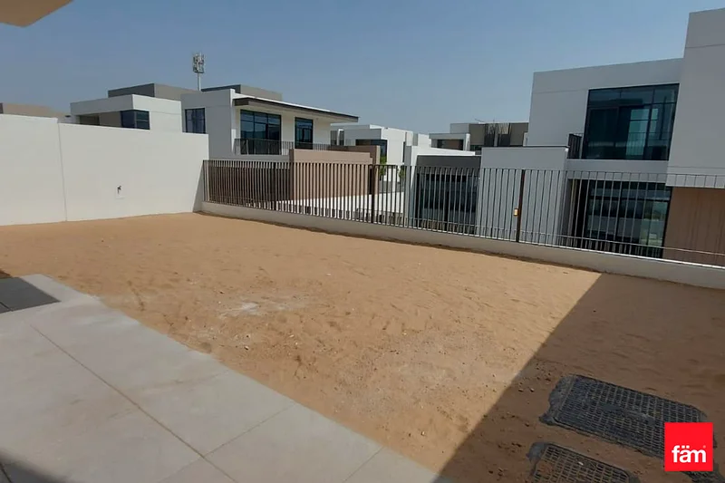 فيلا جديدة بالكامل، شبه منفصلة، في مجتمع مغلق63762607259267113