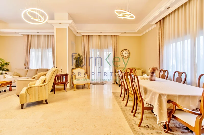 Upgraded 5 Bed + pool | Mazaya B1 | Quiet Location63916904244738114