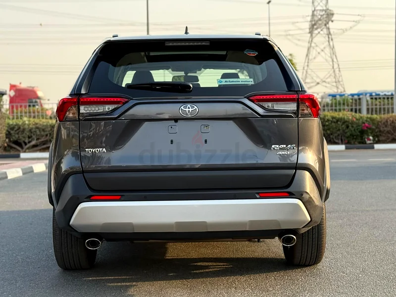 Toyota rav4 adventure gcc specs under warranty full history service original paint63699051853827111