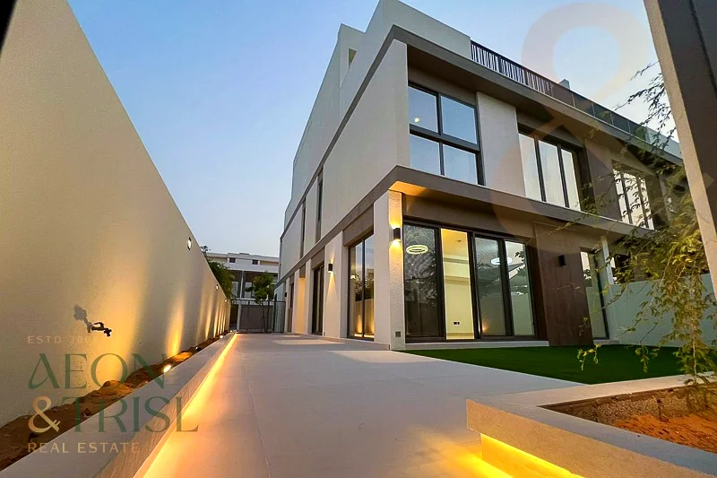 4 غرف نوم + غرفة خادمة | معيشة فاخرة | مؤثثة63806793524866111