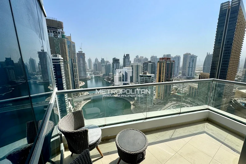 منظر على المارينا | مفروشة بالكامل | طابق عالي64040257305602114