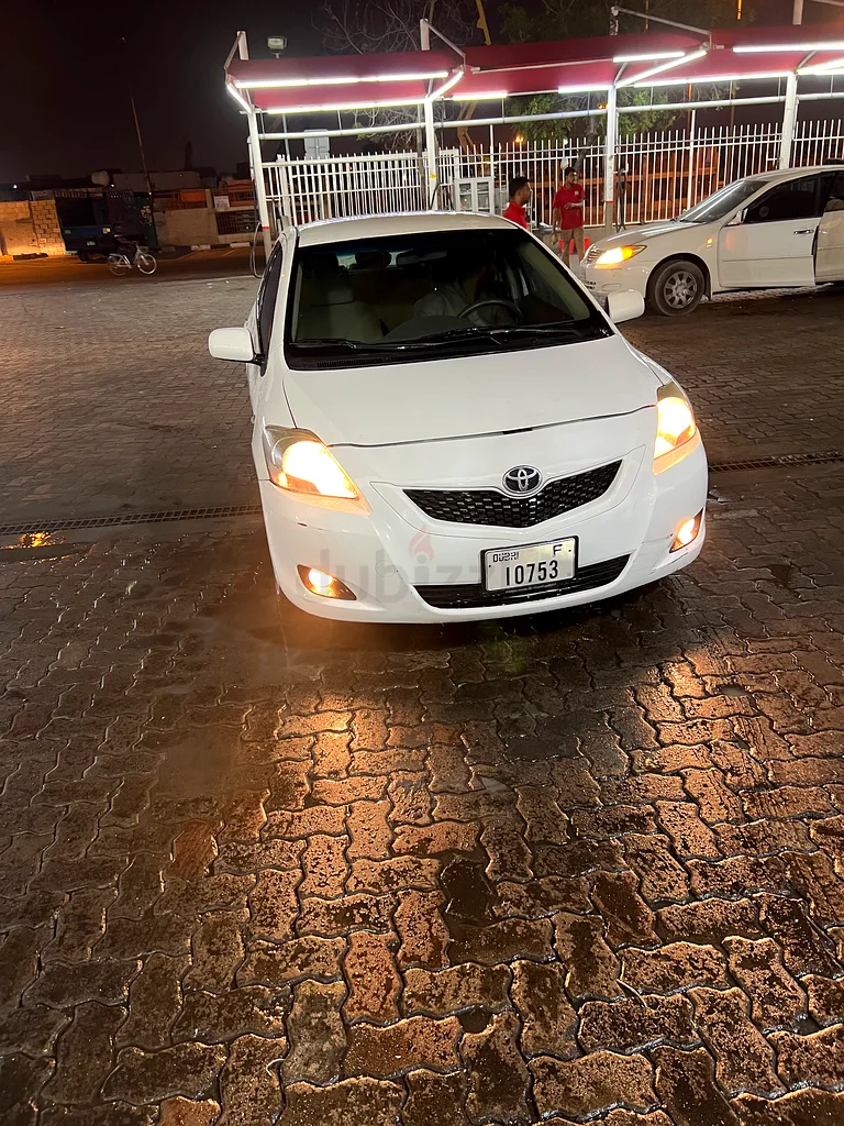 Toyota yaris 2012 model63699051108609110