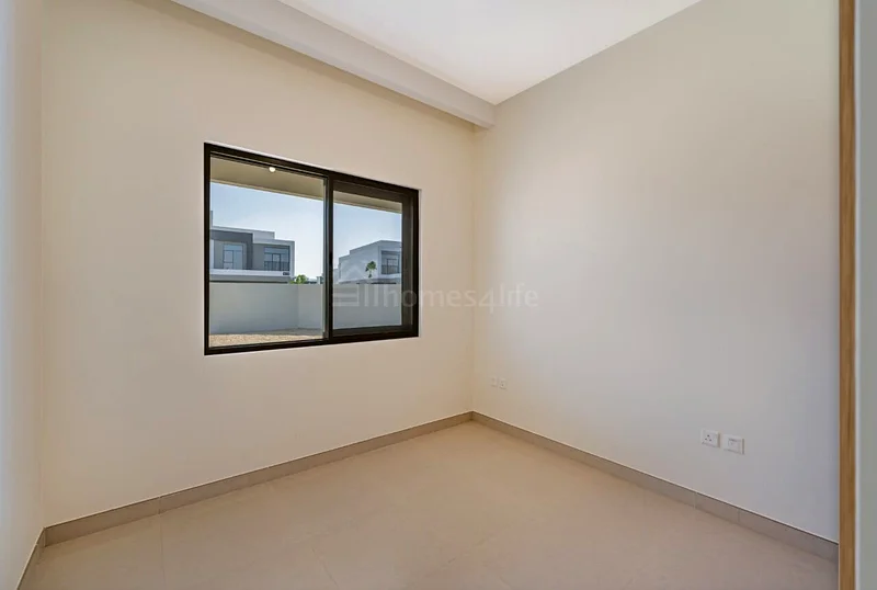 Corner Plot | Roof access | Plot 470063751495194881114