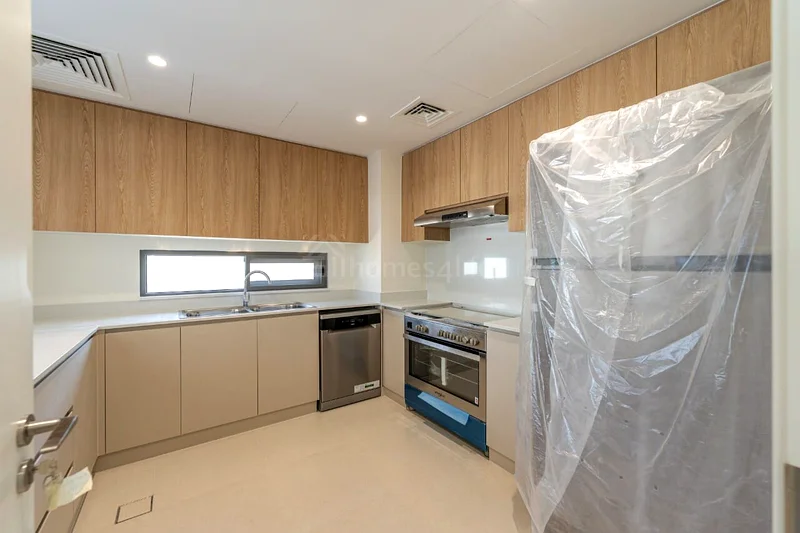 Corner Plot | Roof access | Plot 470063751495194881111
