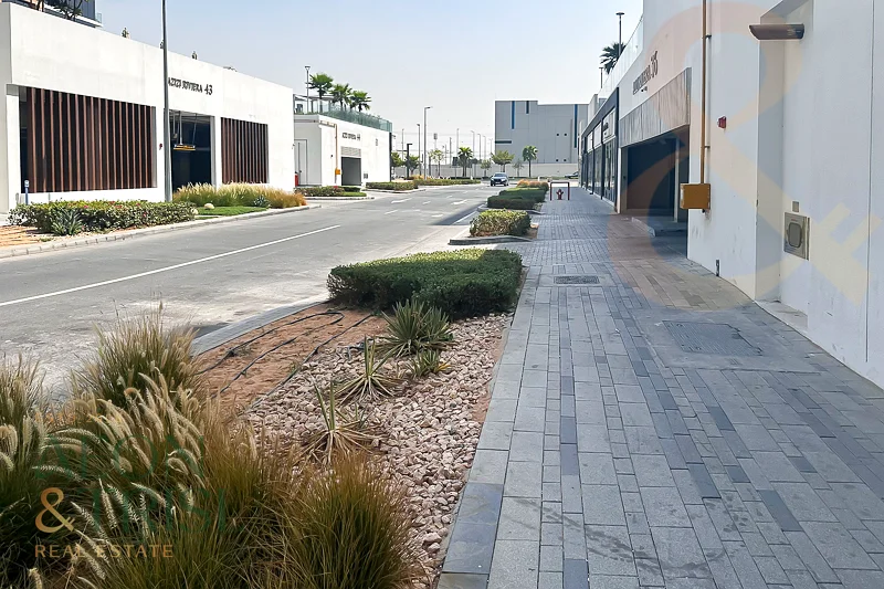 Amazing opportunity shell and Core Shop for Rent64065595915265111