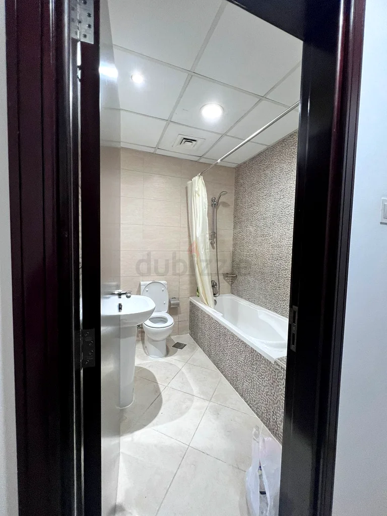 Master room available in Tecom63797913806851112