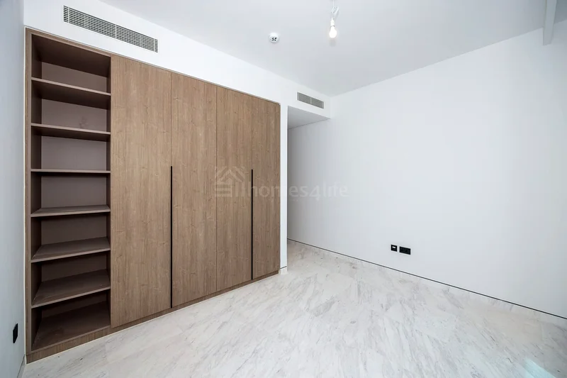 ON THE PARK | LARGE PLOT | VACANT63735584887683113