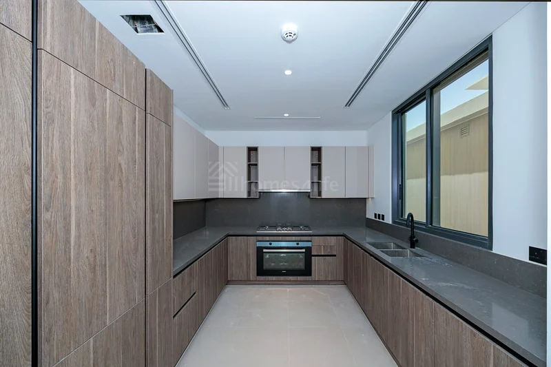 ON THE PARK | LARGE PLOT | VACANT63735584887683114