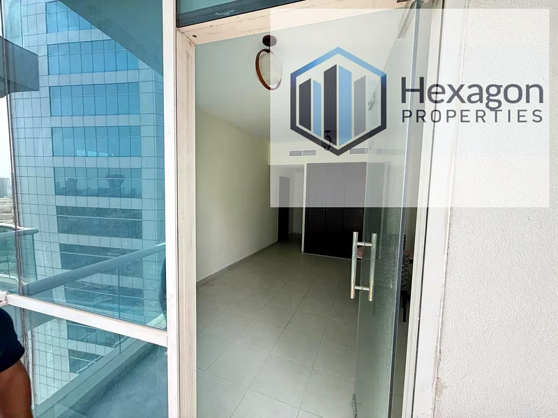 قريب من سيلكون سنترال || شقة واسعة بغرفة نوم واحدة || شرفتان || 65000 درهم63746699028227113