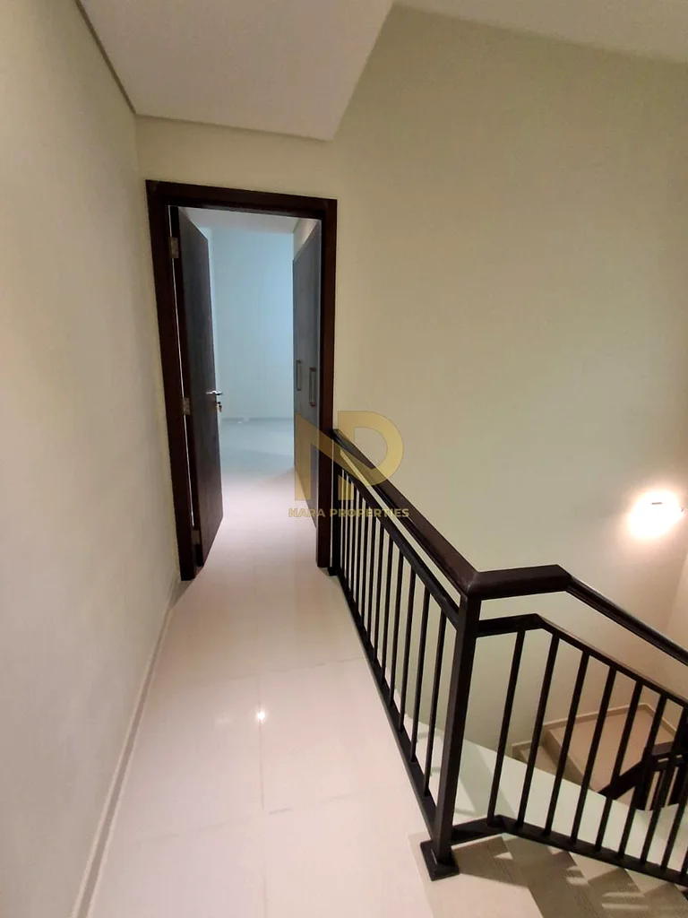 3Beds + Maids | Corner Unit  | Newly handed over villa never been occupied | Motivated Seller | Call now!!!!!64001701224835114