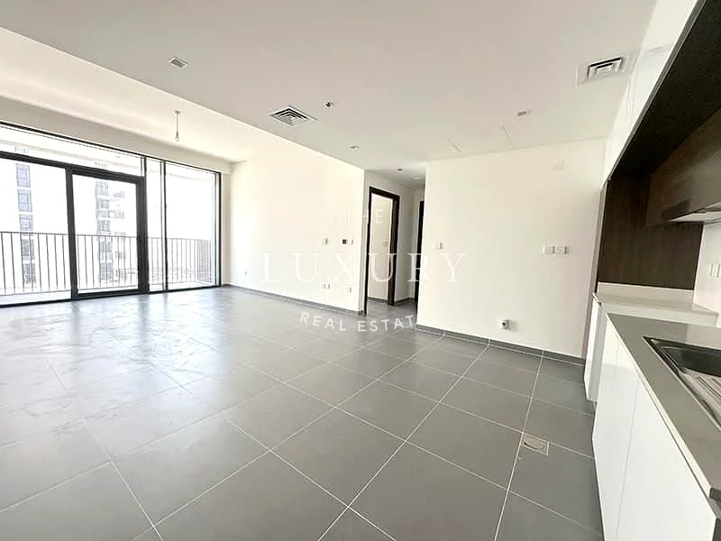 Huge Layout  | Unfurnished |  Partial Sea View64026024254209110