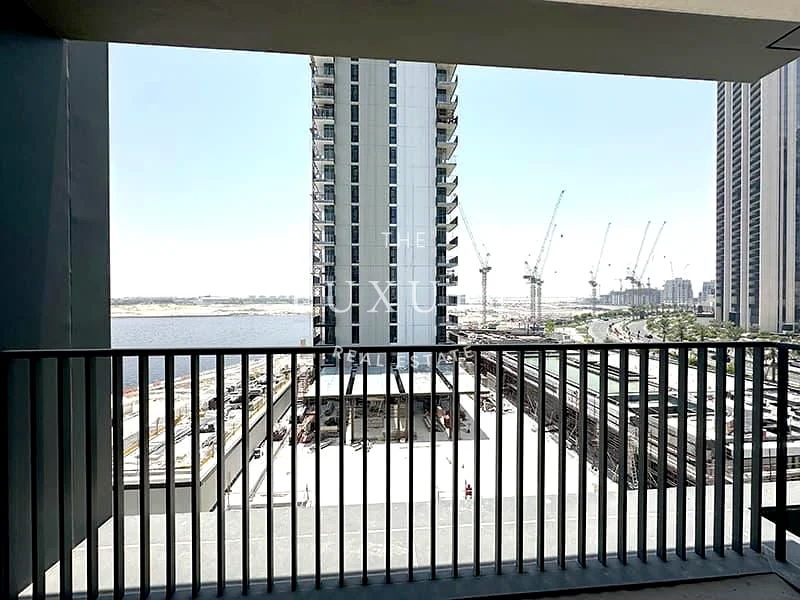 Huge Layout  | Unfurnished |  Partial Sea View64026024254209112