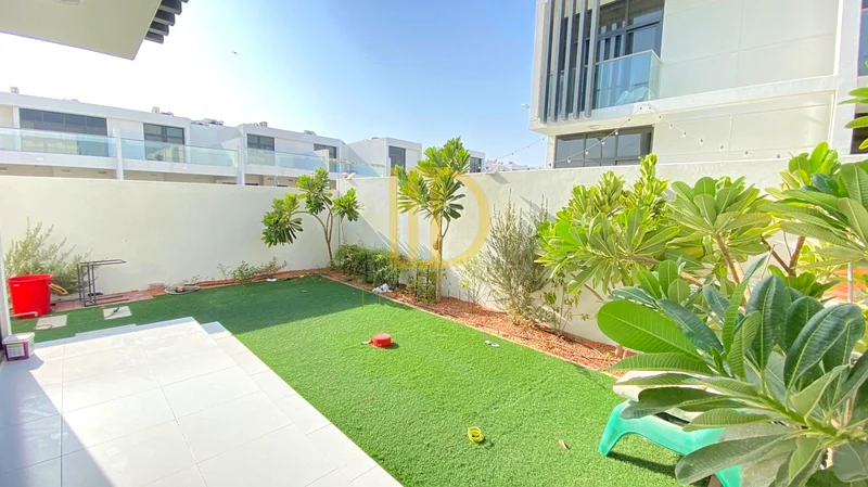 Notice Served | Rented | 3 Bed |Corner Villa| R2EE64003601465857112