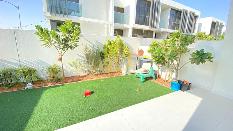 Notice Served | Rented | 3 Bed |Corner Villa| R2EE64003601465857113