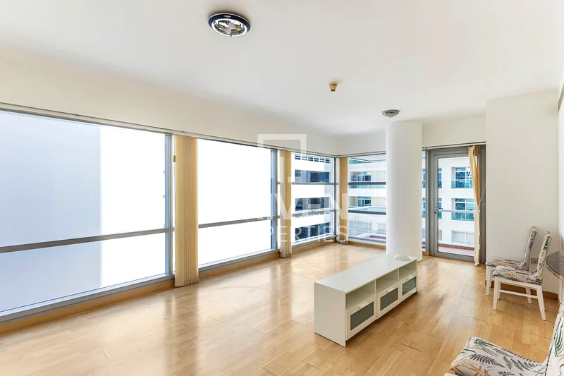 Vacant | Commodious Layout | Close to Mall63773536769538111
