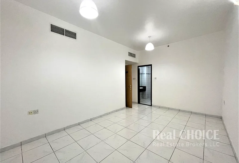 1BR | Chiller Free| Spacious & Near Metro| Family63745372015617113