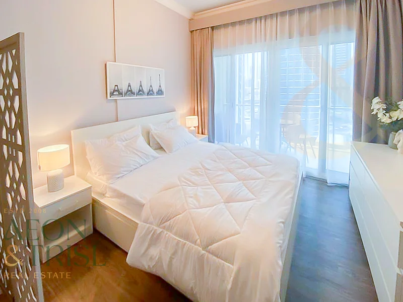 Lake View | High Floor | Close Proximity To Metro63987419600642111