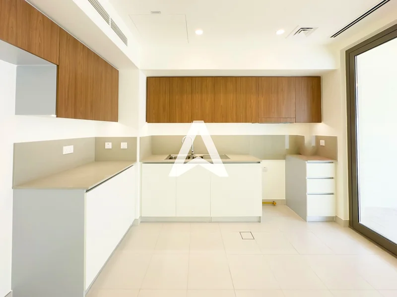 Spacious 3BR + Maid | Parkside 2 | Vacant63805749447681113