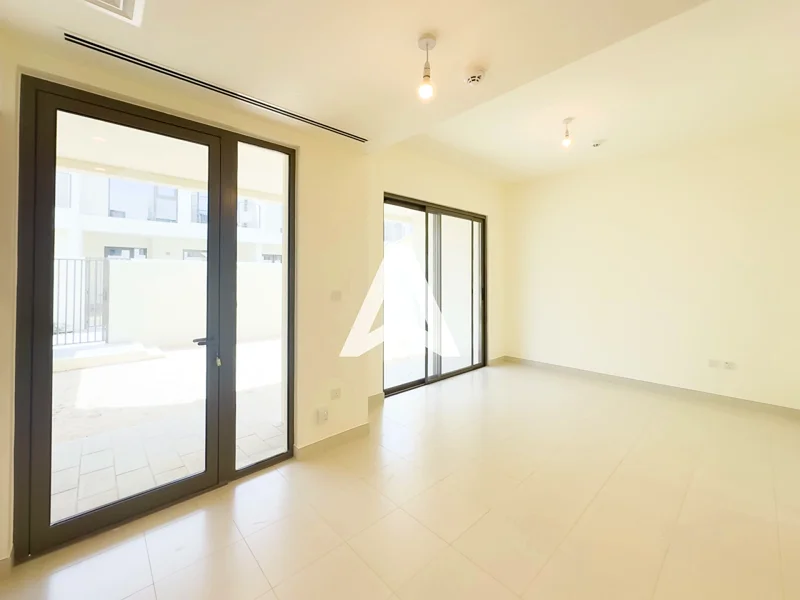 Spacious 3BR + Maid | Parkside 2 | Vacant63805749447681112