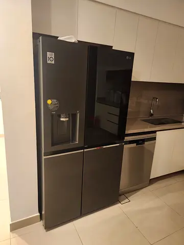 LG InstaView Side by Side Refrigerator Freezer With Auto Ice Maker Water Dispenser