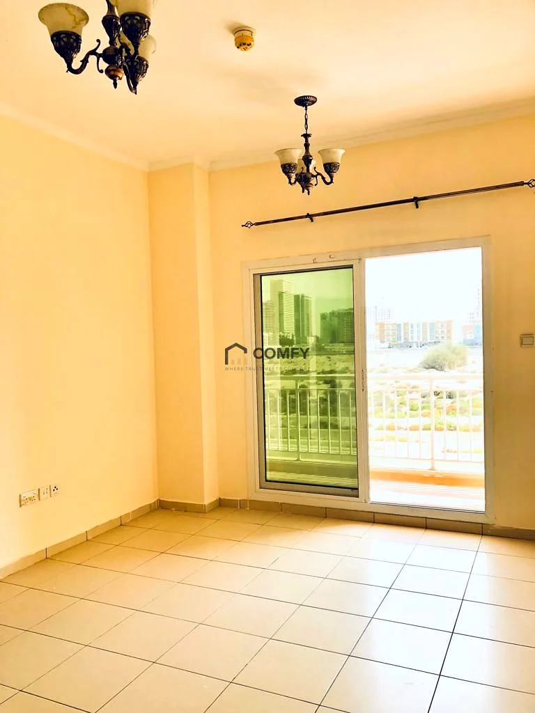 SPACIOUS APARTMENT63808434128385110