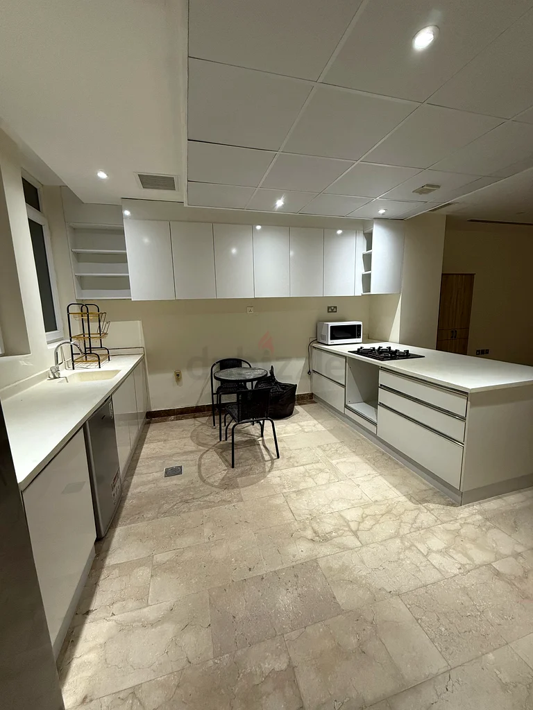Spacious private partition with window for single person available in JVC63796367397250113