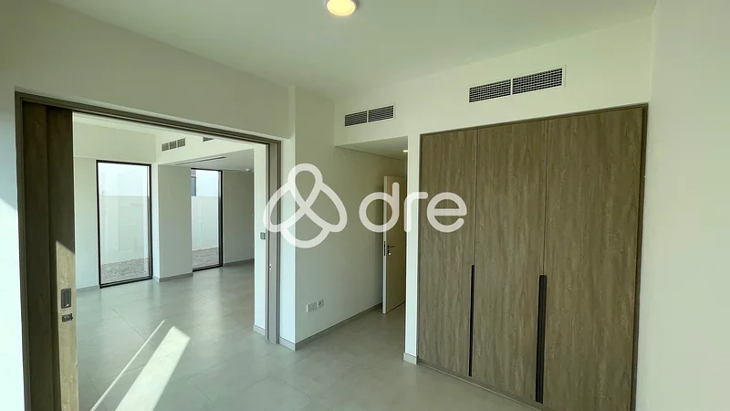 Brand New | 4BR + Maid | End Unit | Single Row63734067686146112