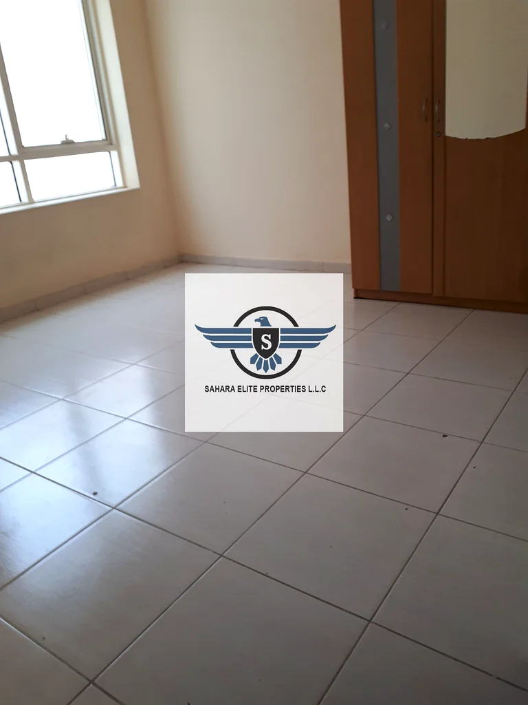 شقة واسعة بغرفة نوم واحدة مع شرفة ودفعات فقط سدسة في 35 ألف قرب حديقة النهدة النهدة اتصل بأسامة63707224193409111
