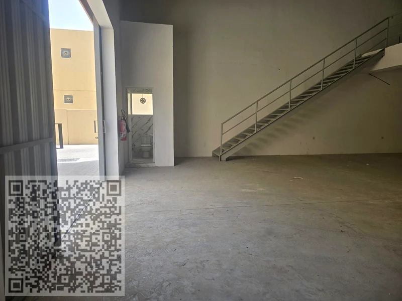 Warehouse for Rent – 3,300 Sq. Ft. with Mezzanine in Al Jurf Industrial 2, Ajman 🏢  Looking for a spacious and functional warehouse for your business64073451156483112