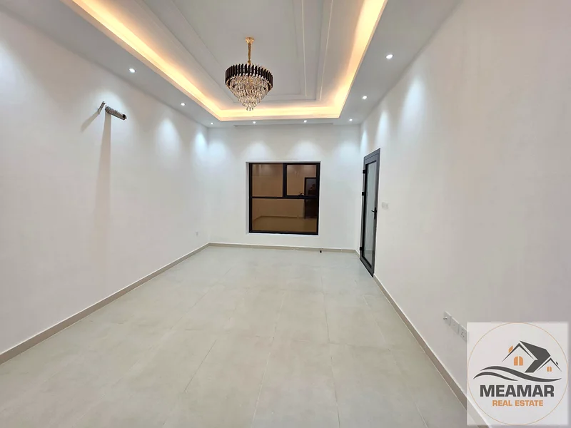 فيلا من 3 طوابق و6 غرف نوم مع سقف، والسعر يشمل رسوم التسجيل ورسوم الملكية63909007001602112