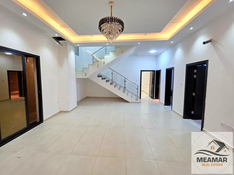 فيلا من 3 طوابق و6 غرف نوم مع سقف، والسعر يشمل رسوم التسجيل ورسوم الملكية63909007001602114