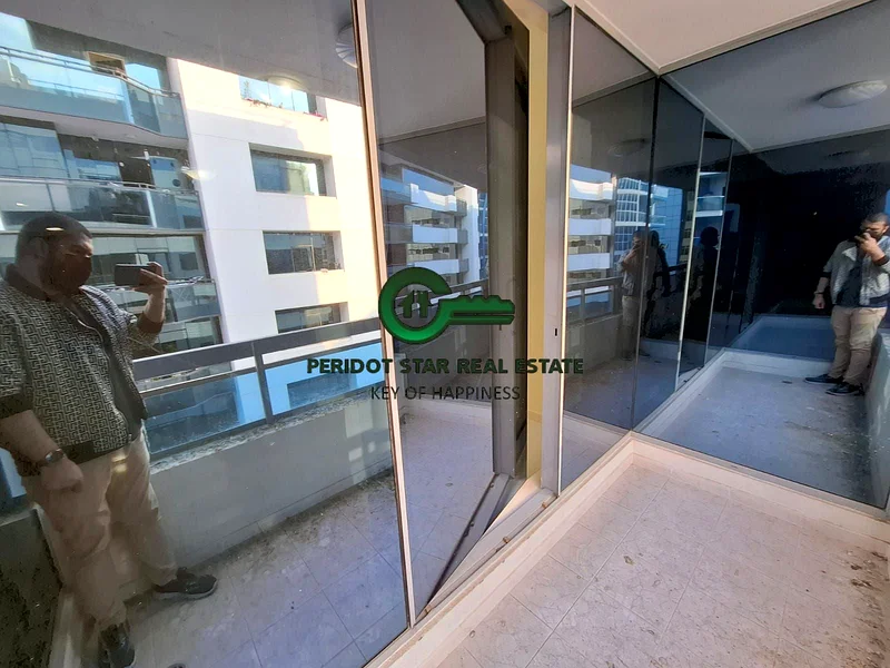 شقة 3 غرف نوم للعائلة | تخطيط حديث وشرفة كبيرة وجميع وسائل الراحة63767363621249112