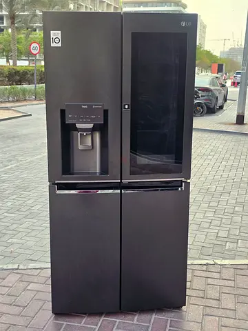 LG instaveiw Refrigerator knock door to see with Ice maker and Water dispenser