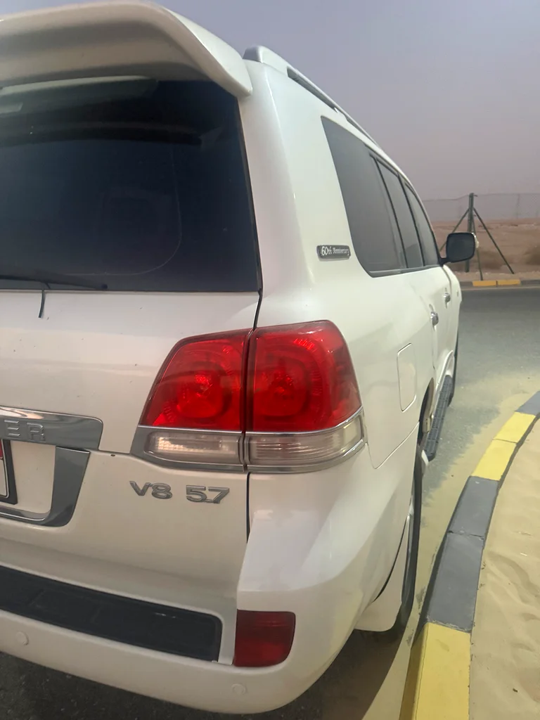 Toyota Land Cruiser 5.763699052593410114
