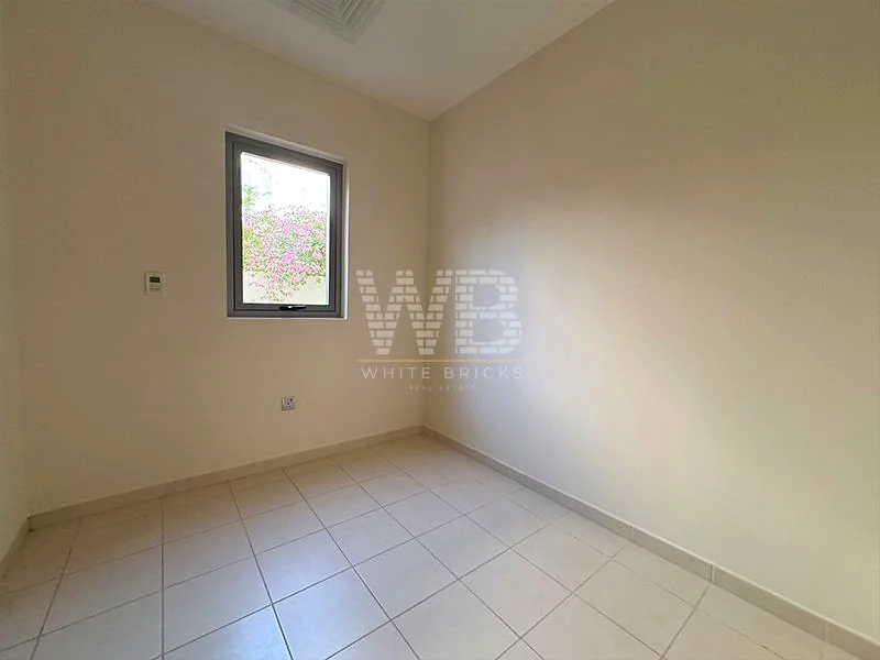 Vacant | Prime Location | Near to Amenities63761439859587114