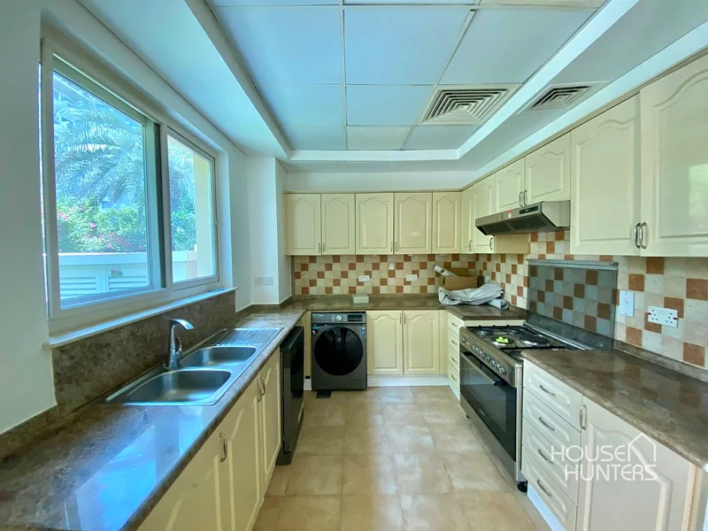 Vacant Unit | Single Row | Great Condition63735397909378112