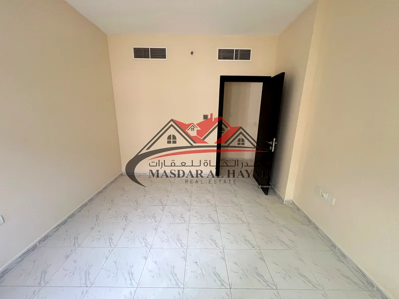 Specious 2bhk - With parking 2 full bath Near to Mosque & Family park63812325340161111
