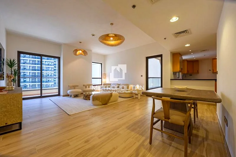 Upgraded | Vacant | Price Reduced | Prime Location63937052206977111