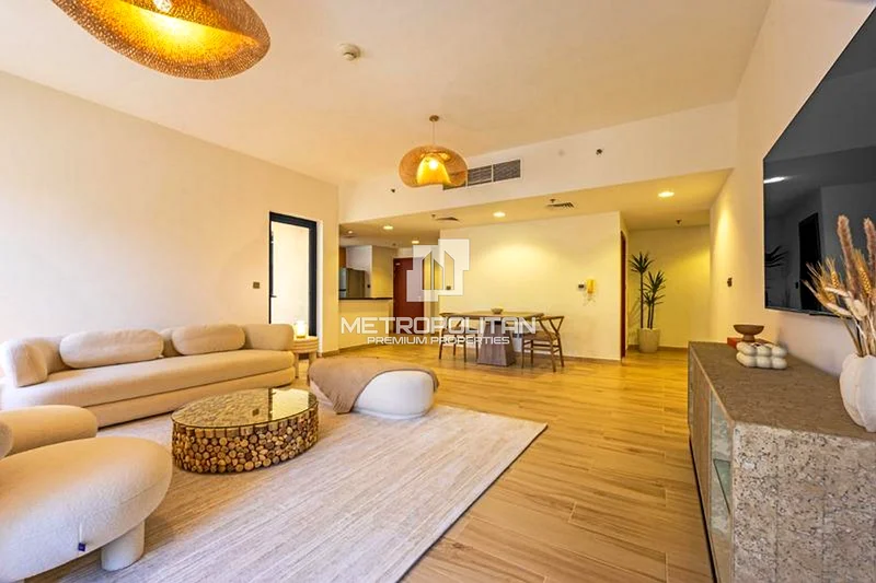Upgraded | Vacant | Price Reduced | Prime Location63937052206977113