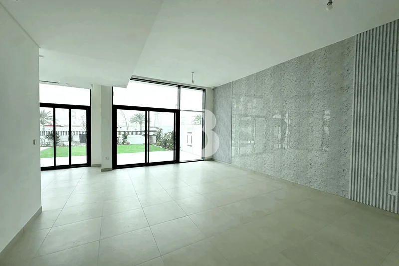 Upgraded | Landscaped | Single Row | Type A63763279840003111