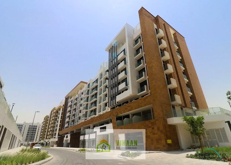 Spacious Studio | Prime Location |63977067937538111