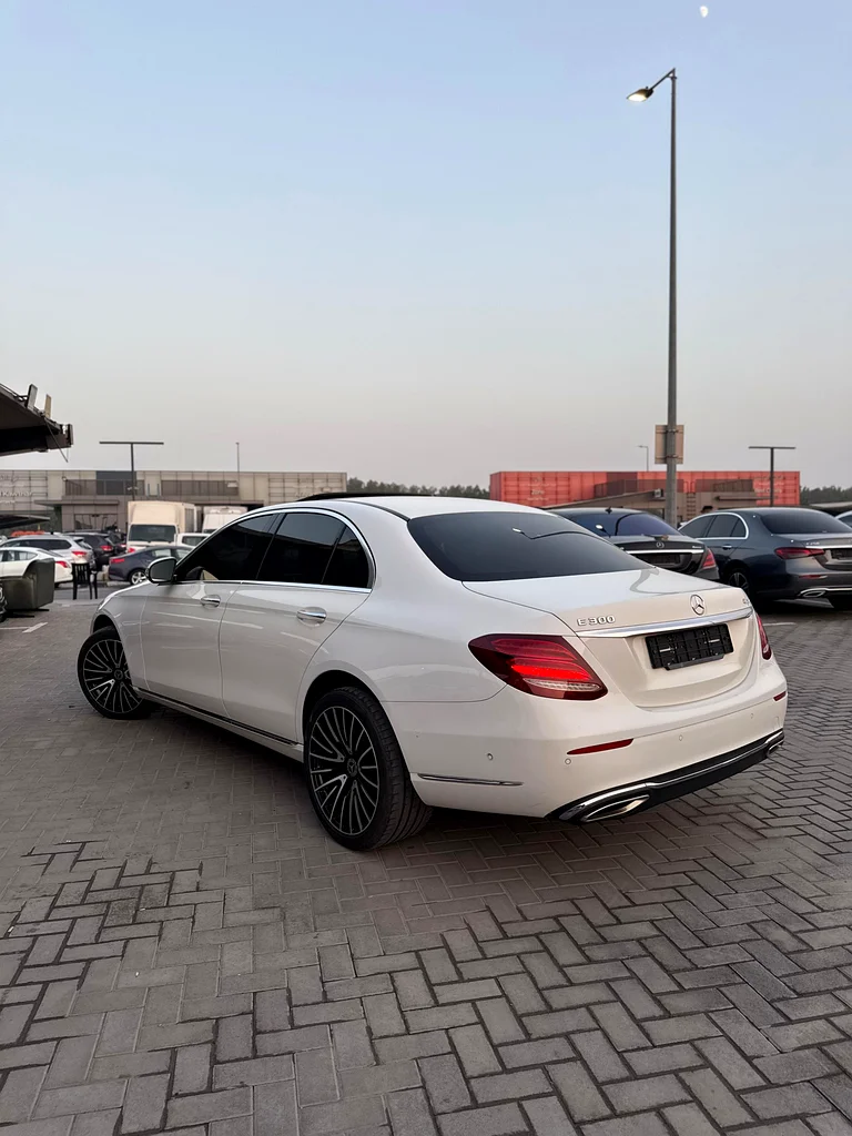 Mercedes E300 full option clean title 2019 Korean63699044252930114