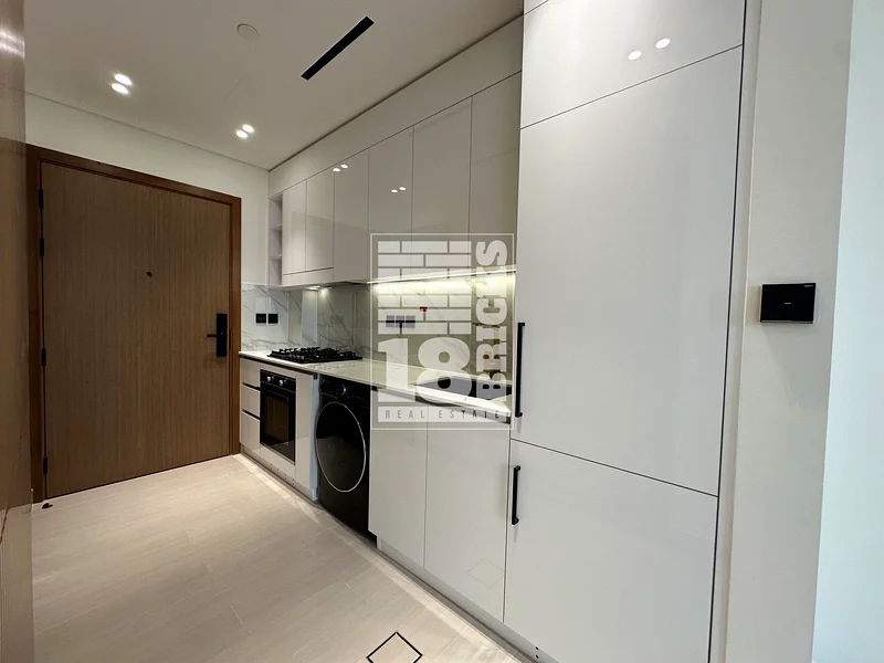 Brand New Studio | Pool View | Prime location63785586390274114