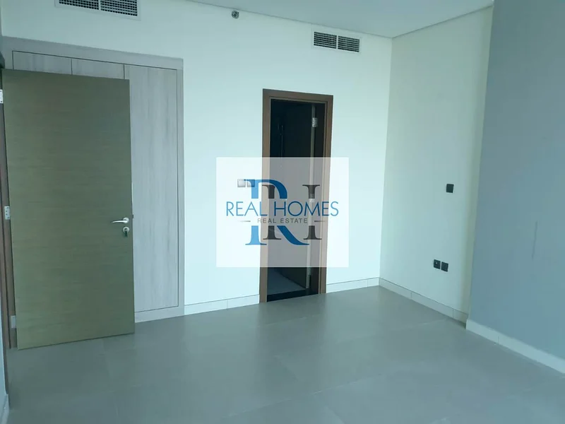 شقة حديثة من غرفة نوم واحدة مع غرفة غسيل | طابق عالي | مناسبة للحيوانات الأليفة63777919745795113