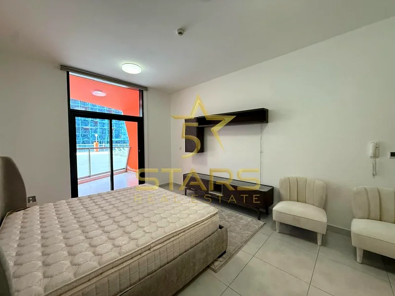 Unfurnished | Pool View | Rented63977888974337112