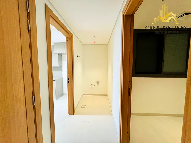 شقة جديدة بالكامل وواسعة مكونة من 3 غرف نوم بالإضافة إلى غرفة خادمة63766867489153113