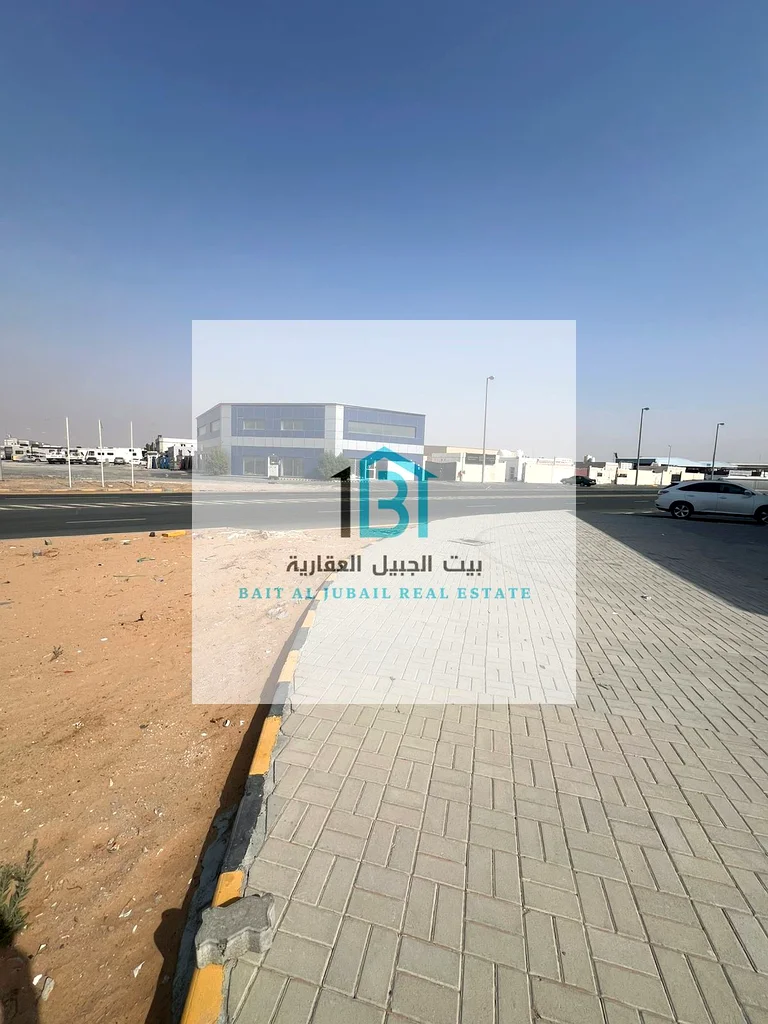 3 Showrooms + 7 Yards in Emirates Industrial City (Al Hanoo) – Block 7 Premium corner location on 3 streets63818610194819114
