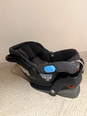 Mesa with ISO FIX. Safe and Stylish Infant Car Seat for Your Little One. Used maybe once.