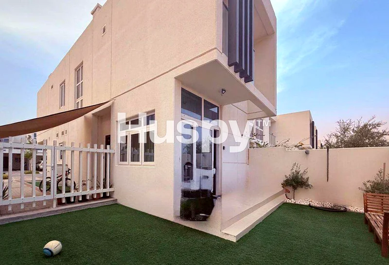 Corner Unit | Single Row | Next to Pool and Park64003482089345111
