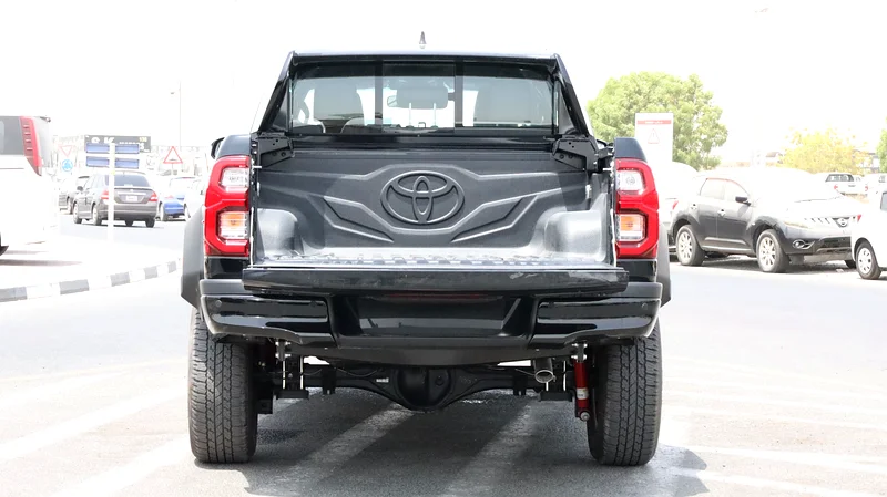 TOYOTA HILUX GR SPORTS 4.0L full option63700380392066114